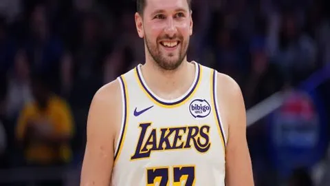 惠灵顿凤凰主场逆袭战：16轮激战，防守能否迎来华丽转身？